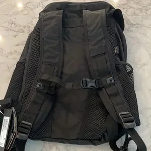 Oakley | Bags | Copy Nwt Oakley Black Clean Days Backpack  display picture 3